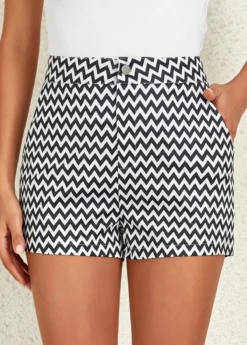 Black Pocket Wave Pattern Print Shorts